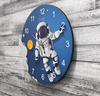 Zegar ścienny JVD HJ107 dziecięcy astronauta 30 cm